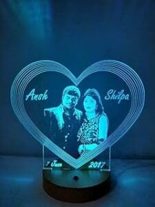 Personalized Acrylic Night Lamp: The Perfect Anniversary Gift!