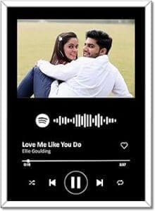 Personalized Spotify Photo Frame: The Ultimate Anniversary Gift for Music Lovers!