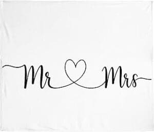 Luxurious Mr and Mrs Throw Blanket: Perfect Wedding Gift for Couples