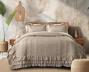 Luxurious King Size Bedcover Set with Frill – Perfect Gift for a Cozy Bedroom Retreat!